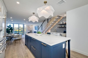 Oceanfront, Luxury Remodel, Pool, Walk To Dining